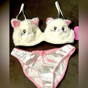 Kitty plush bra and panties 💖